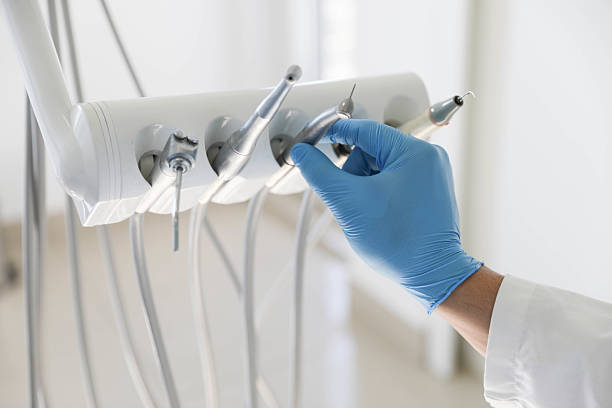 Professional Invisalign Clear Aligners technician working in Des Plaines, IL